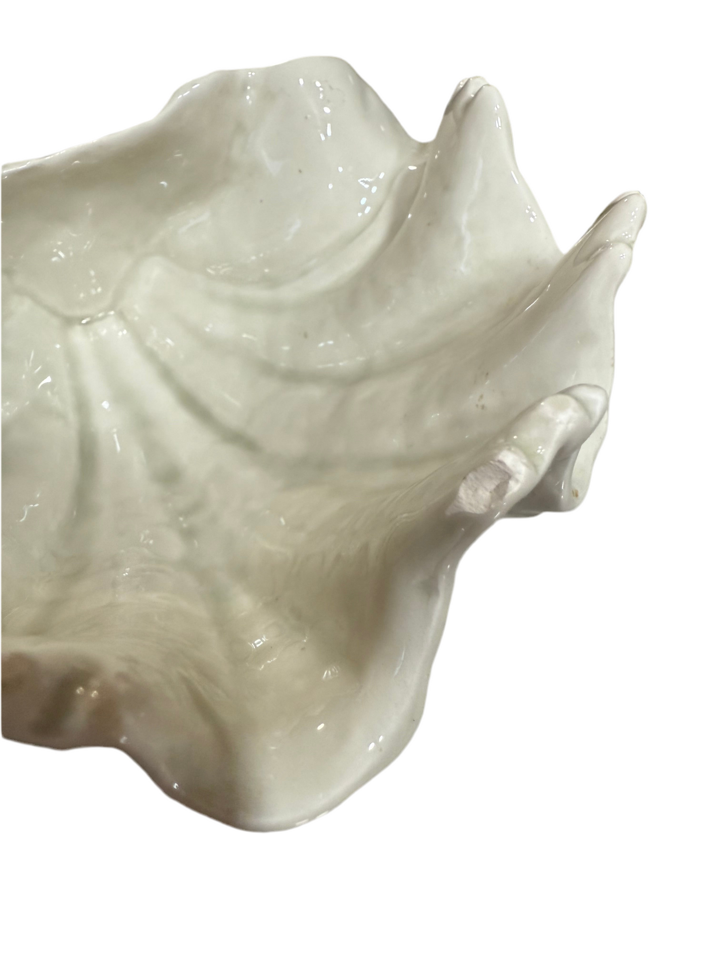 White F&F Shell Catchall w/ Shell Feet
