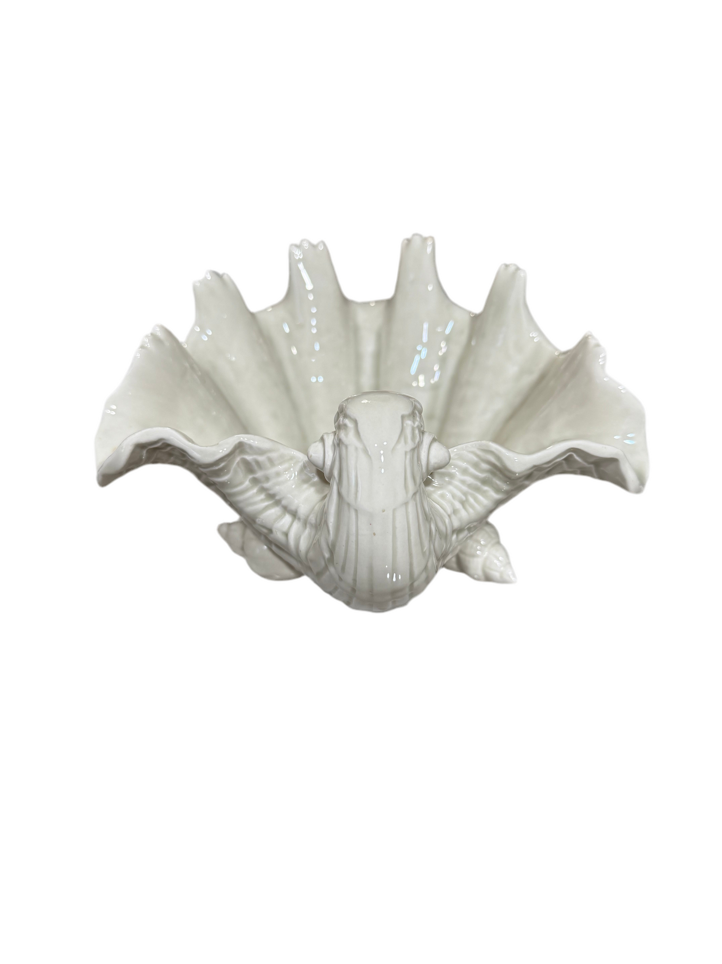 White F&F Shell Catchall w/ Shell Feet