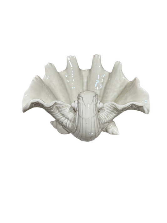 White F&F Shell Catchall w/ Shell Feet