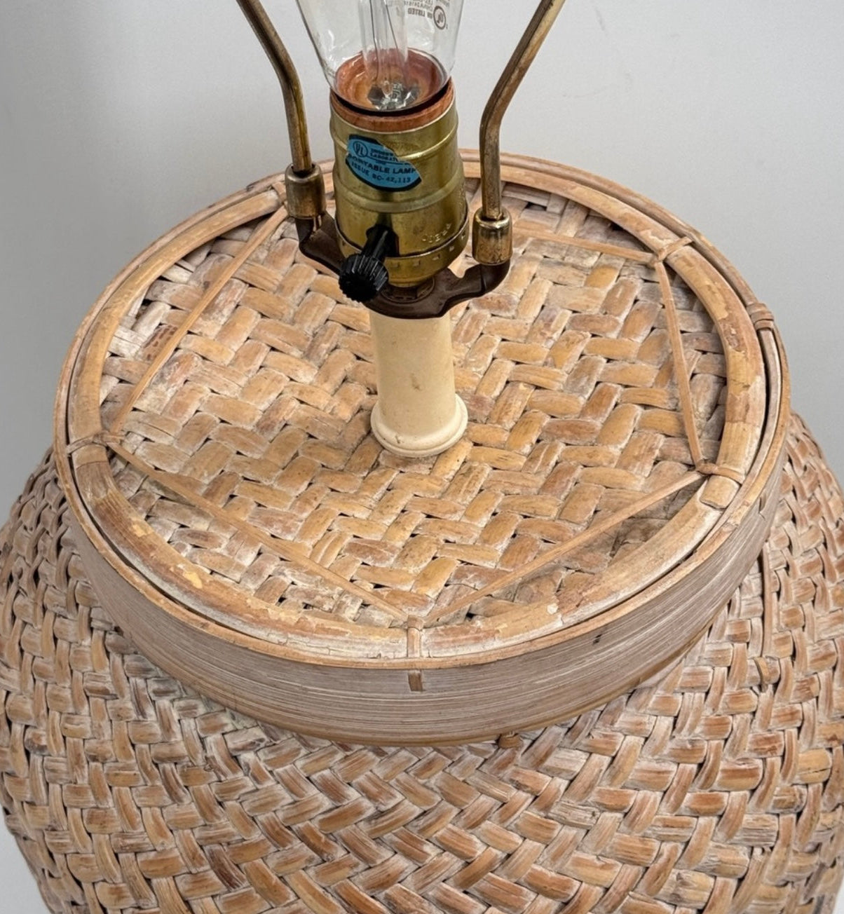 Woven Rattan Lamp